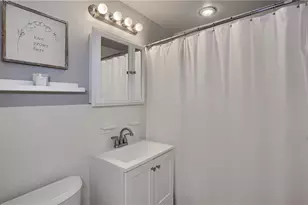 308 Holiday Dr, Ross Twp, PA 15237 - Photo 26