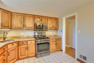 308 Holiday Dr, Ross Twp, PA 15237 - Photo 18