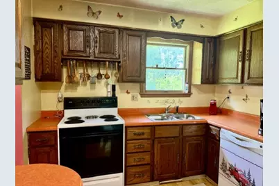 1652 Frew Mill Rd, Shenango Township, PA 16101 - Photo 10
