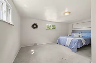 73 Clifford Dr, Green Tree, PA 15220 - Photo 28