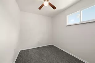 73 Clifford Dr, Green Tree, PA 15220 - Photo 32