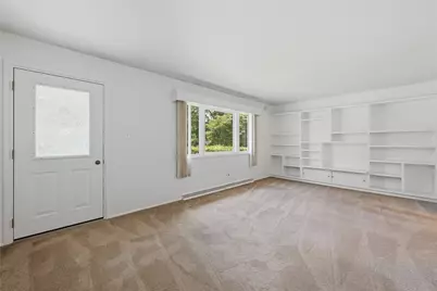 2259 Saratoga Dr, Hermitage, PA 16148 - Photo 2
