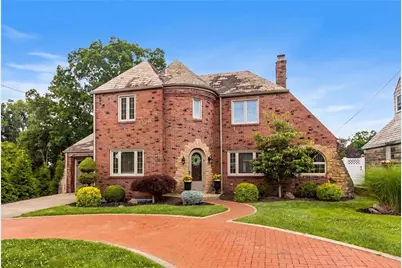 130 Crestview Dr, Pittsburgh, PA 15236 - Photo 2