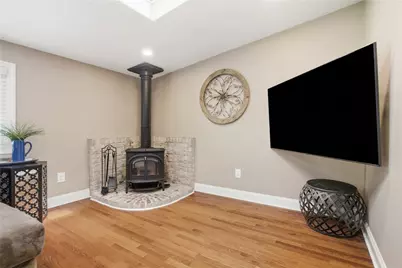 130 Crestview Dr, Pittsburgh, PA 15236 - Photo 8