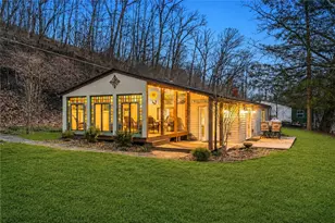 142 Twin Lakes Dr, Jackson Township, PA 16063 - Photo 2