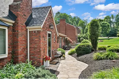 1620 Upper St Clair Drive, Pittsburgh, PA 15241 - Photo 2