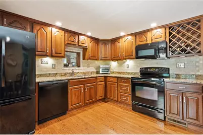 1620 Upper St Clair Drive, Pittsburgh, PA 15241 - Photo 10