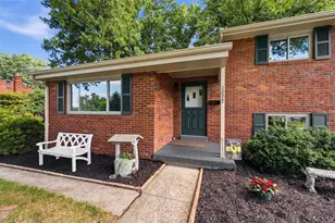 1277 Star Ridge Dr, Pittsburgh, PA 15241 - Photo 4
