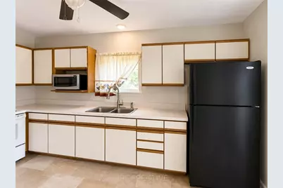 621-623 Ridge Ave, Carnegie, PA 15106 - Photo 10