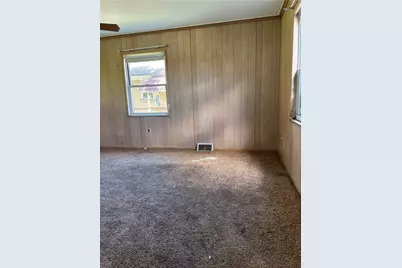 908 Worthington Ave, Clairton, PA 15025 - Photo 4