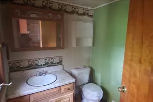 1202 Crescent Ave, Ellwood City, PA 16117 - Photo 8