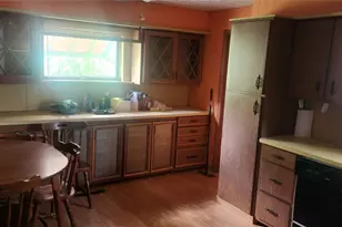 1202 Crescent Ave, Ellwood City, PA 16117 - Photo 6
