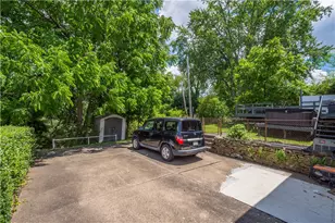 5185 Caste Dr, Pittsburgh, PA 15236 - Photo 32