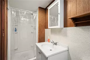 5185 Caste Dr, Pittsburgh, PA 15236 - Photo 26
