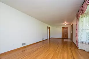 1607 Millers Run Rd, Mt Pleasant Twp, PA 15057 - Photo 8