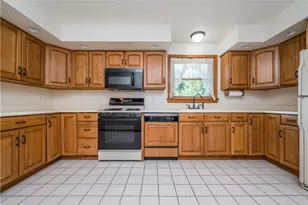 1607 Millers Run Rd, Mt Pleasant Twp, PA 15057 - Photo 10