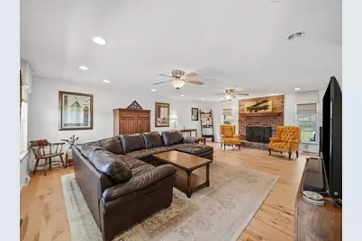 957 Douglas Dr, Pittsburgh, PA 15239 - Photo 4