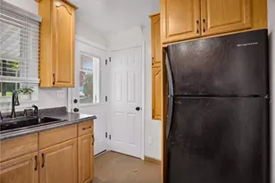 1591 Greencrest Dr, Pittsburgh, PA 15226 - Photo 14