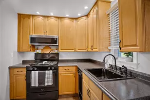 1591 Greencrest Dr, Pittsburgh, PA 15226 - Photo 12