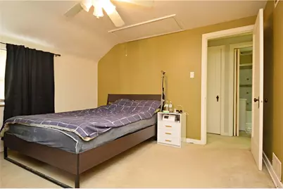1056 Lindberg Ave, Pittsburgh, PA 15120 - Photo 14