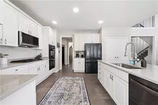 518 Southfield Dr, Hempfield Township, PA 15601 - Photo 10