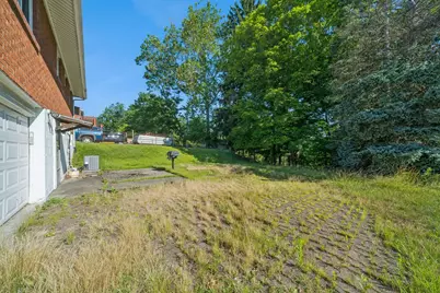 318 Dunbar Dr, Wilkins Township, PA 15235 - Photo 32