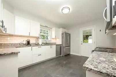 424 N Center St, Grove City Boro, PA 16127 - Photo 18