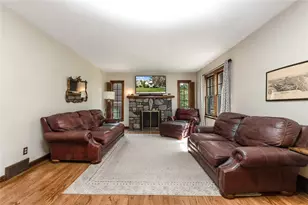 424 N Center St, Grove City Boro, PA 16127 - Photo 12