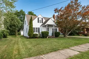 424 N Center St, Grove City Boro, PA 16127 - Photo 2