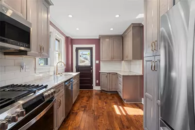 147 W Marigold St, Munhall, PA 15120 - Photo 8