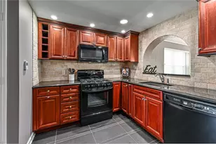 101 Upper Dr, Ross Twp, PA 15214 - Photo 8