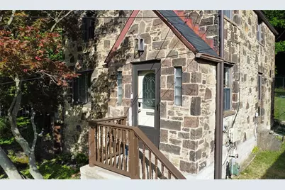 2218 Laketon Rd, Pittsburgh, PA 15221 - Photo 2