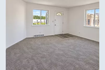 726 E 9th Ave, Munhall, PA 15120 - Photo 4
