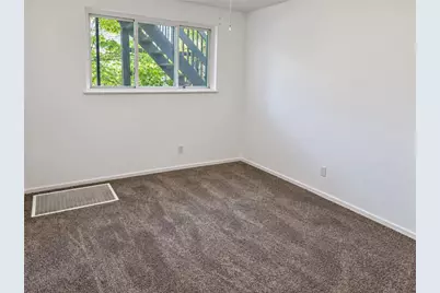 726 E 9th Ave, Munhall, PA 15120 - Photo 6