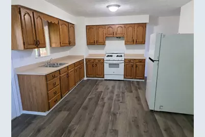 726 E 9th Ave, Munhall, PA 15120 - Photo 2