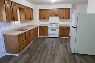726 E 9th Ave, Munhall, PA 15120 - Photo 2