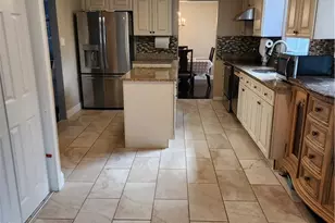 1376 Pheasant Cir, Pittsburgh, PA 15241 - Photo 2