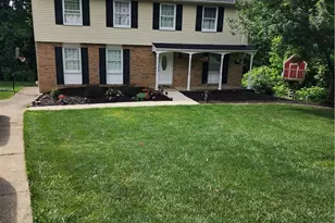 1376 Pheasant Cir, Pittsburgh, PA 15241 - Photo 2