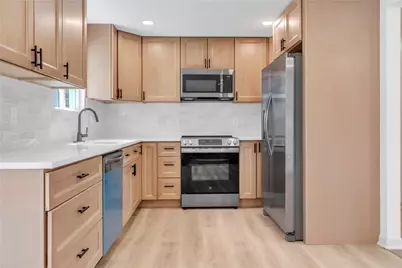 225 Grant Ave, Ross Twp, PA 15237 - Photo 2