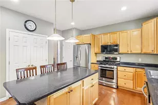 1712 Dawn Dr, Pittsburgh, PA 15143 - Photo 8