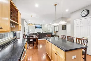 1712 Dawn Dr, Pittsburgh, PA 15143 - Photo 10