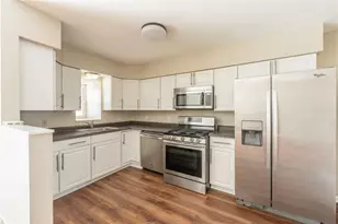826 Eureka St, Pittsburgh, PA 15210 - Photo 10