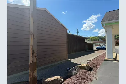700 Beaver Ave, Ellwood City, PA 16117 - Photo 6