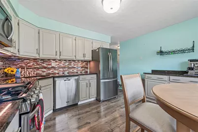 5131 Daube Dr, Pittsburgh, PA 15236 - Photo 8