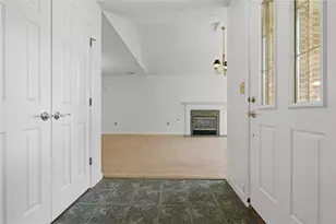 6419 Jefferson Pointe Cir, Jefferson Hills, PA 15025 - Photo 4