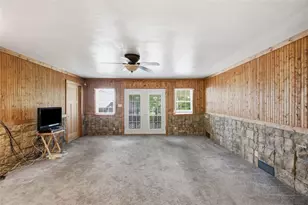 996 N Bluff Dr, New Kensington, PA 15068 - Photo 14