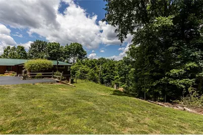 996 N.Bluff Drive, New Kensington, PA 15068 - Photo 2