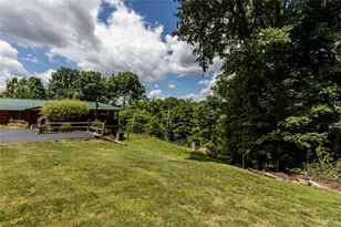 996 N Bluff Dr, New Kensington, PA 15068 - Photo 2