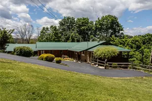 996 N Bluff Dr, New Kensington, PA 15068 - Photo 1