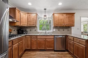 305 Daniela Dr, Allegheny Township, PA 15068 - Photo 10